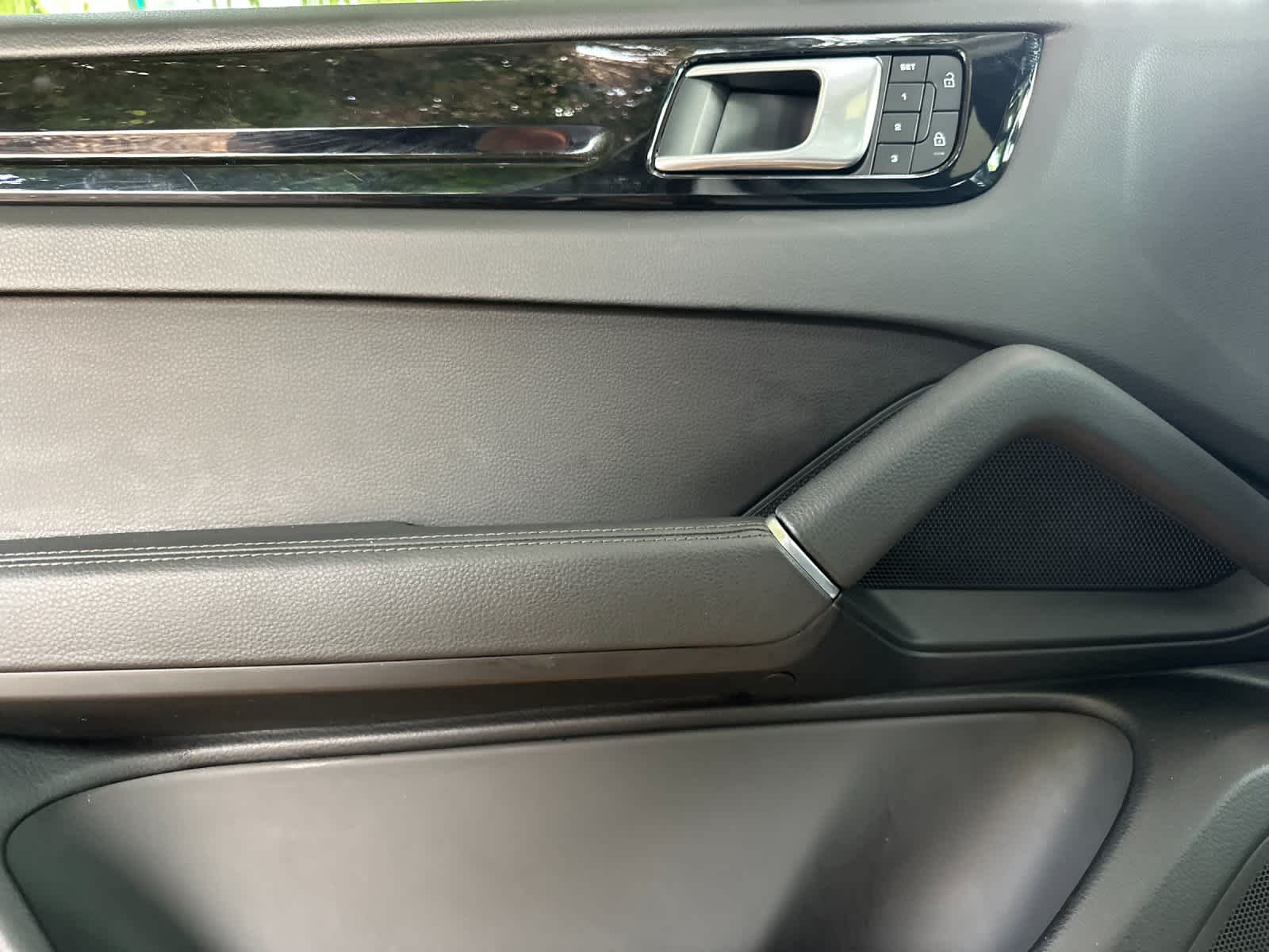 2023 Porsche Cayenne Cayenne E-Hybrid Coupe Platinum Edition