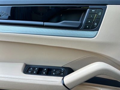 2026 Porsche Cayenne E-Hybrid Coupe