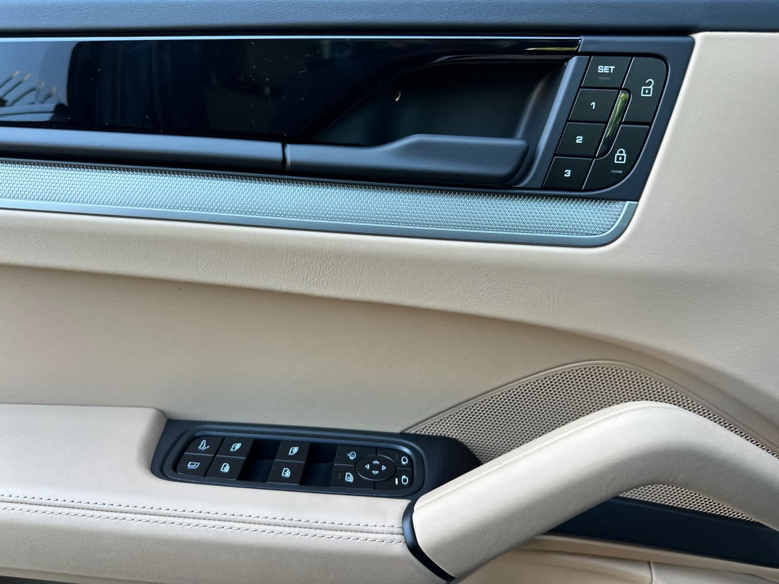 2026 Porsche Cayenne E-Hybrid Coupe
