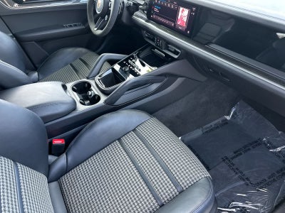 2024 Porsche Cayenne E-Hybrid Coupe