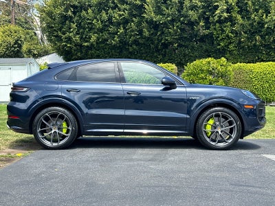 2024 Porsche Cayenne E-Hybrid Coupe