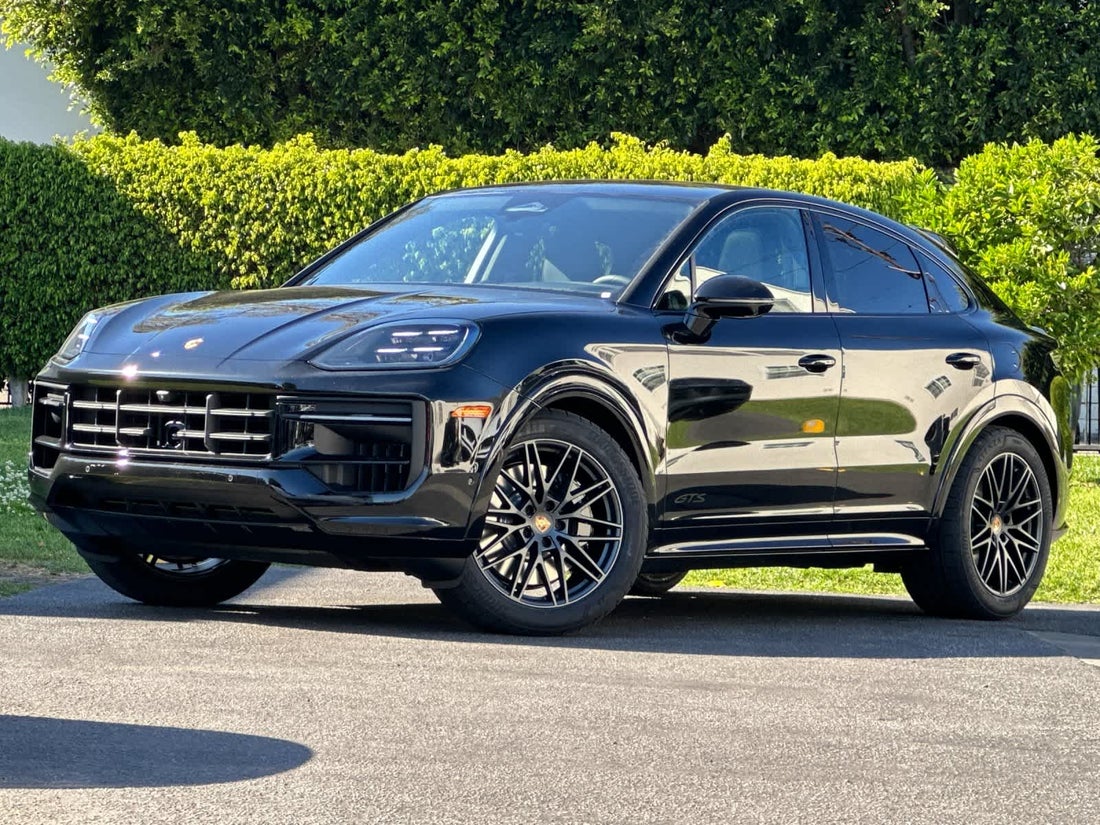 2026 Porsche Cayenne GTS Coupe — photo 1 of 34