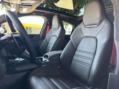 2026 Porsche Cayenne Cayenne GTS Coupe