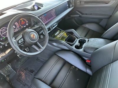2026 Porsche Cayenne Cayenne GTS Coupe
