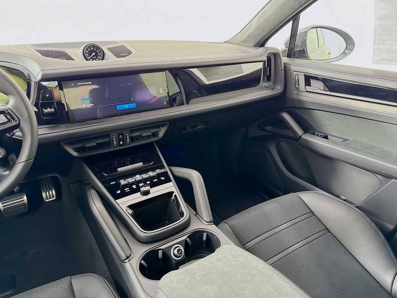 2025 Porsche Cayenne GTS Coupe