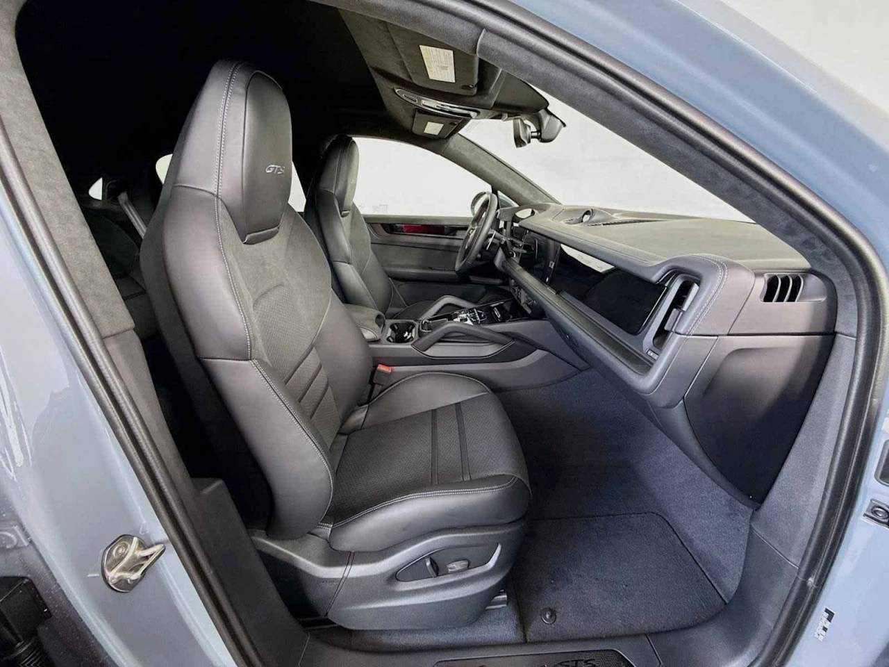 2025 Porsche Cayenne GTS Coupe