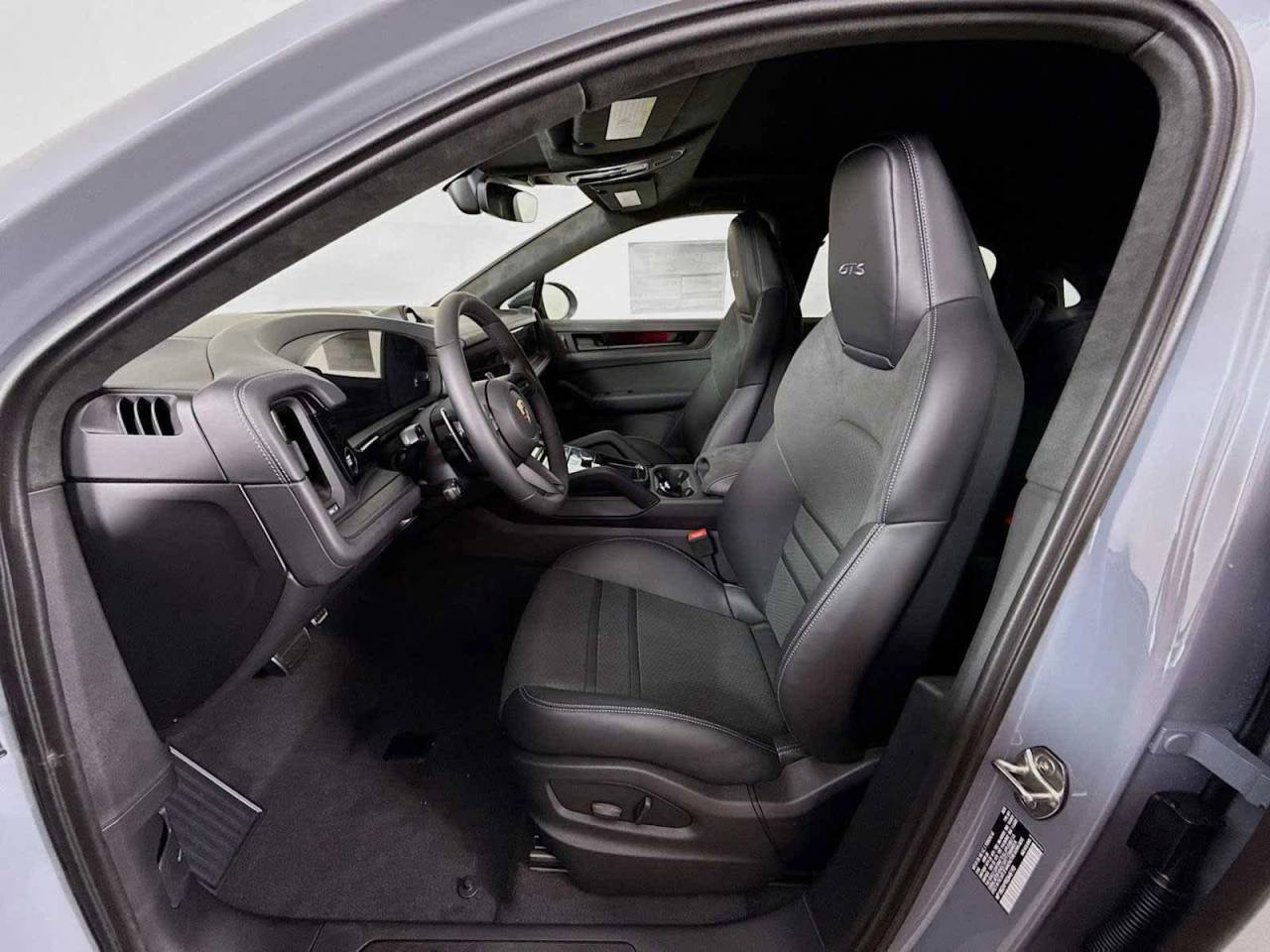 2025 Porsche Cayenne GTS Coupe