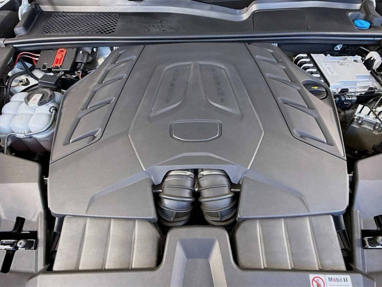 2024 Porsche Cayenne S