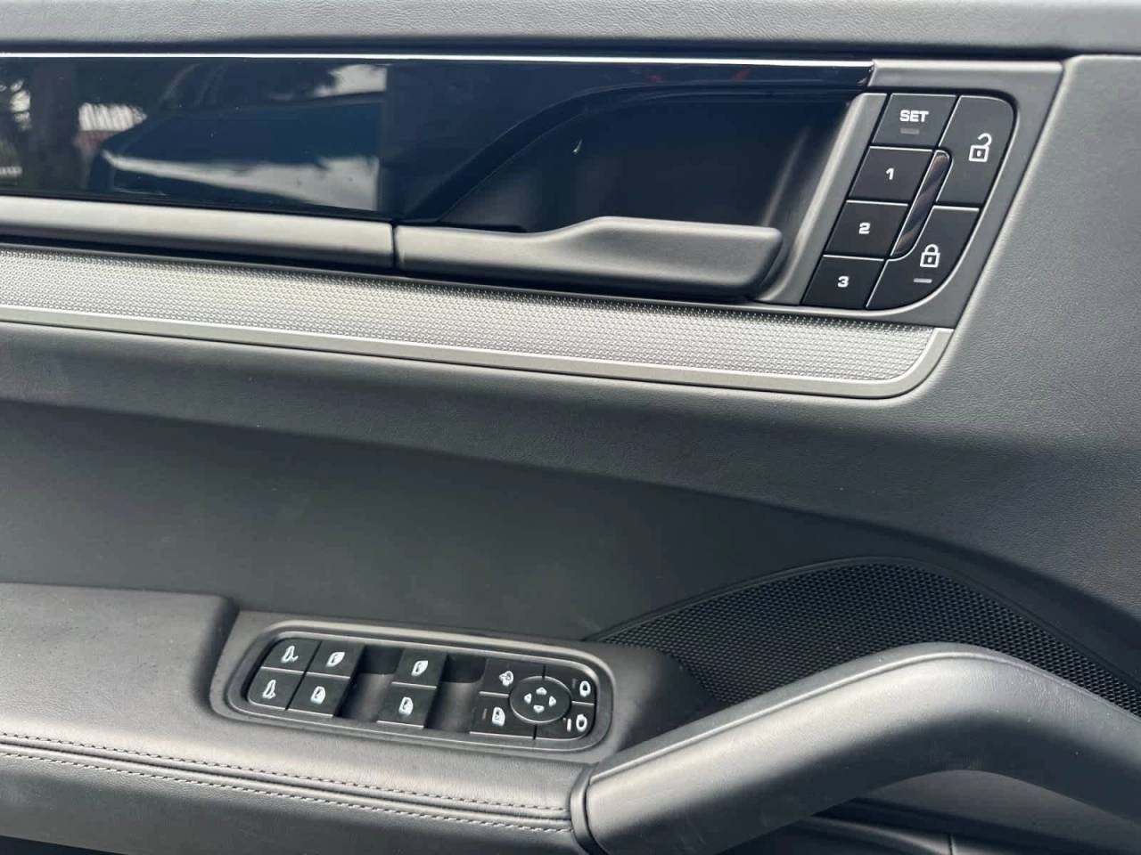 2025 Porsche Cayenne S Coupe