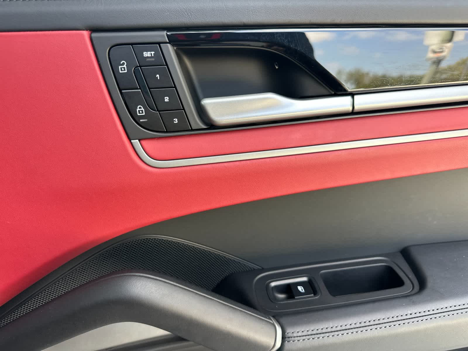 2025 Porsche Cayenne Turbo E-Hybrid Coupe