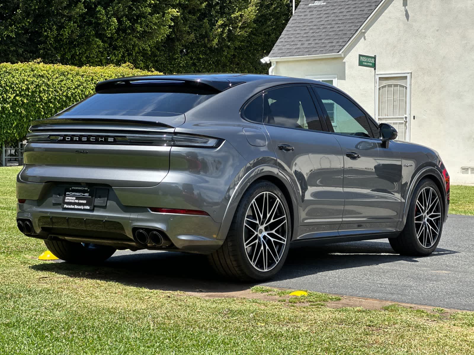2025 Porsche Cayenne Turbo E-Hybrid Coupe
