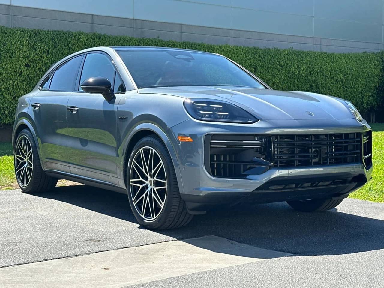 2026 Porsche Cayenne Turbo E-Hybrid Coupe
