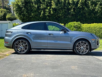 2026 Porsche Cayenne Turbo E-Hybrid Coupe