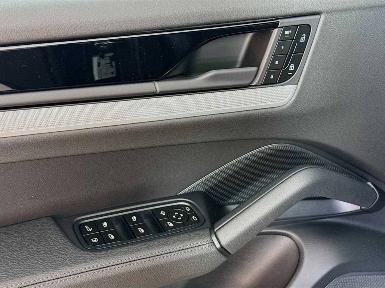 2026 Porsche Cayenne S E-Hybrid