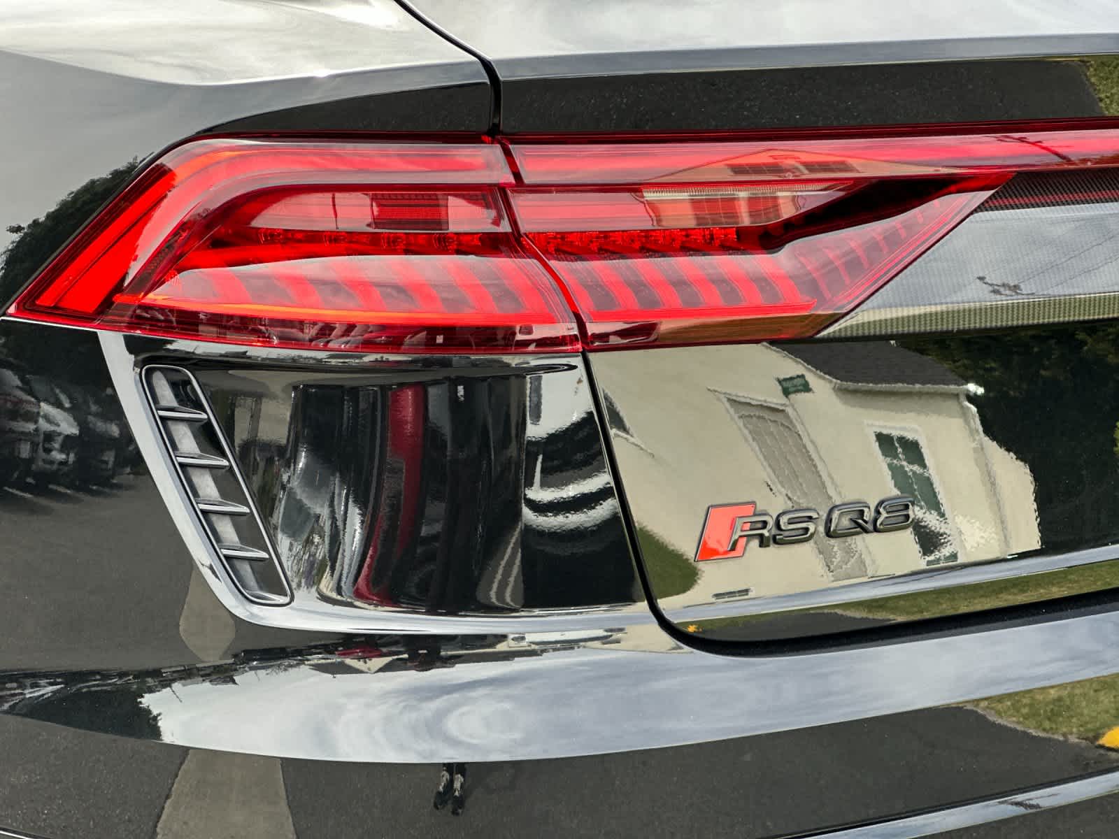 2023 Audi RS Q8 Base