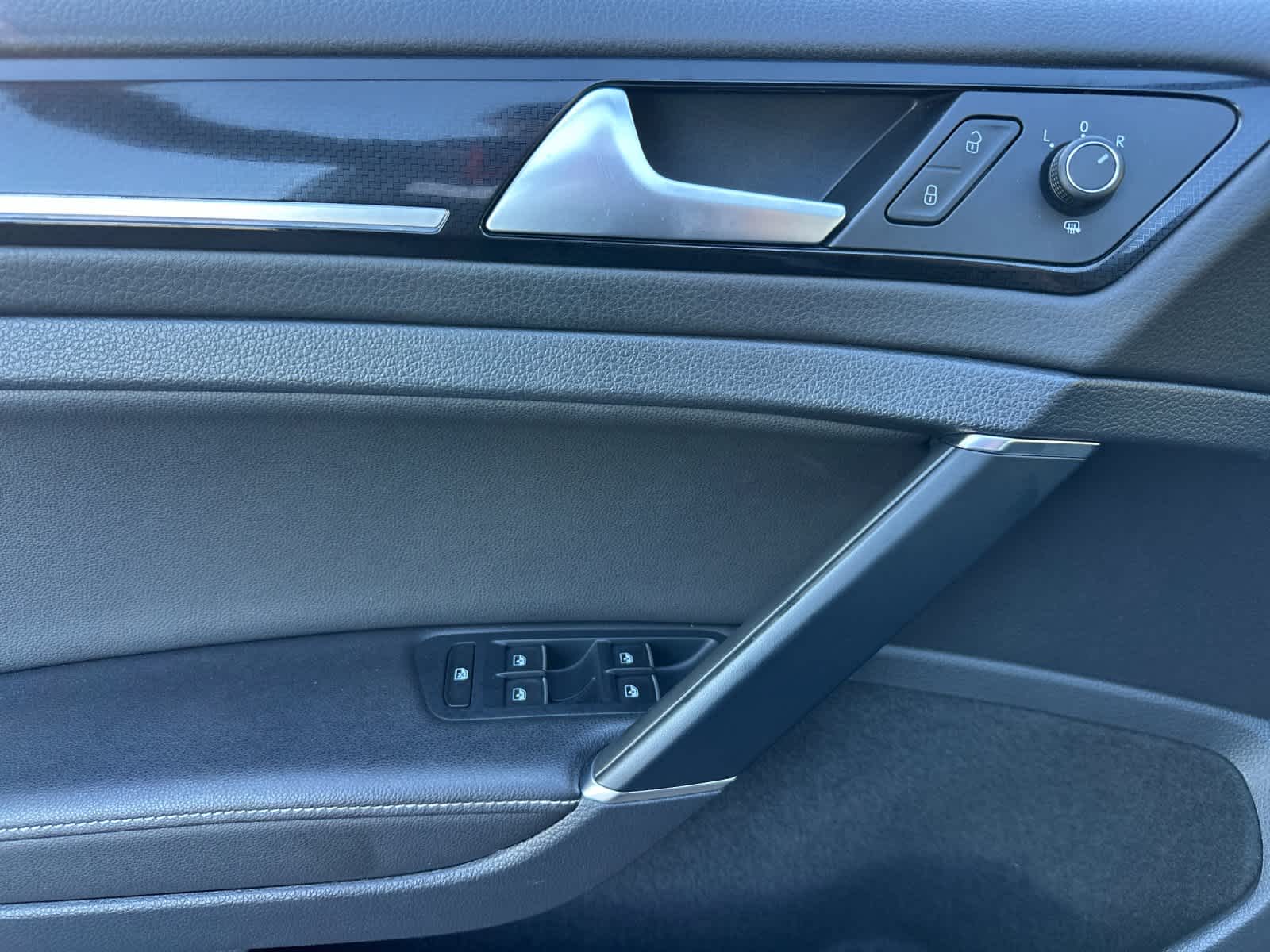 2019 Volkswagen Golf R 2.0T DSG w/DCC/Nav