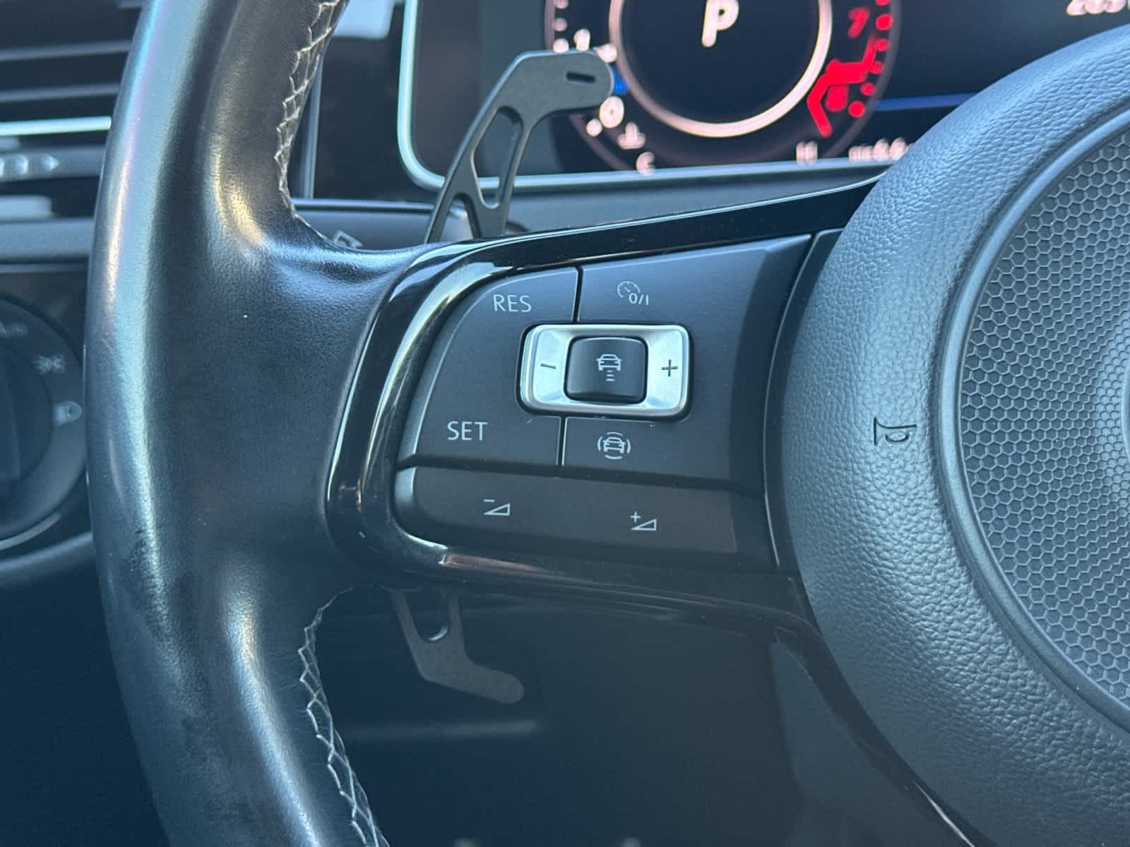 2019 Volkswagen Golf R 2.0T DSG w/DCC/Nav