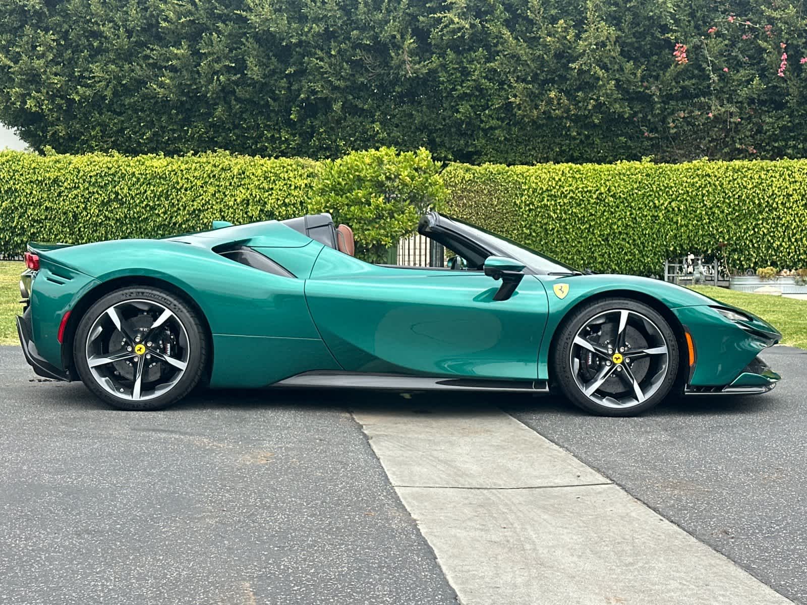 2024 Ferrari SF90 Spider Base