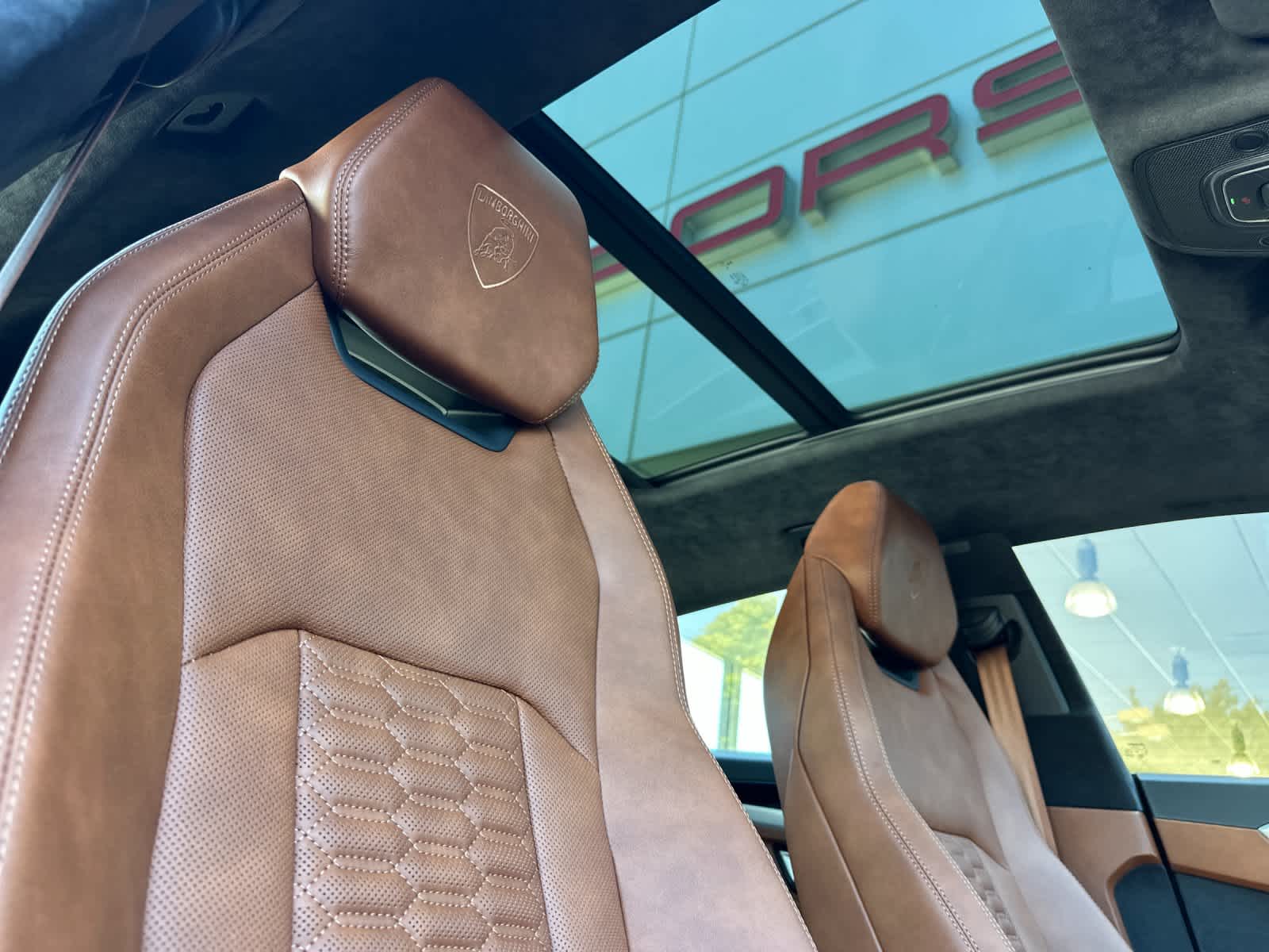 2020 Lamborghini Urus Base